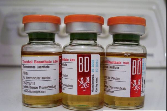 Etiqueta y cajas de la botella de la medicina de Testerone Enanthate 250MG con las tapas y los tapones