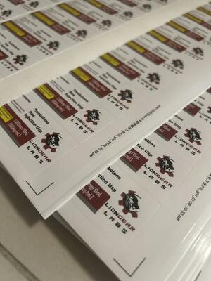 Etiquetas de frascos de vidrio resistentes al agua y adhesivos fuertes Tamaño personalizable para botellas farmacéuticas
